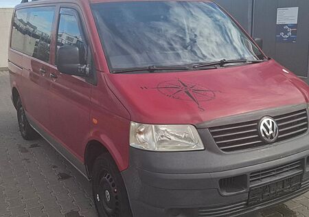 VW T5 Transporter Volkswagen 2.5 L mit neuen TÜV