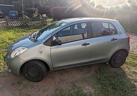 Toyota Yaris - 204k/km - TÜV bis 05/26