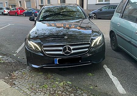 Mercedes-Benz E 220 E220d 9G Tronic AVANTGARDE Autom.