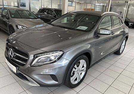 Mercedes-Benz GLA 180 Urban TEILLEDER NAVI XENON NUR 74.000 KM