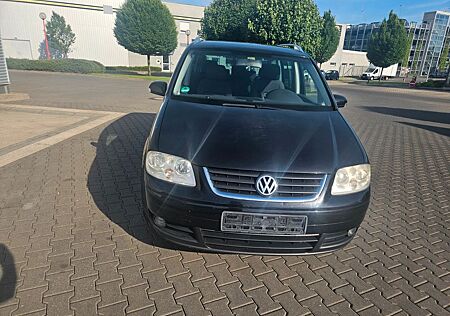 VW Touran Volkswagen Highline