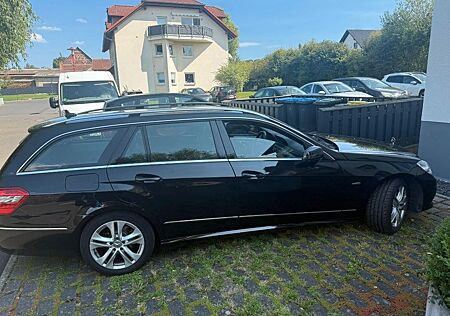 Mercedes-Benz E 200 Neu Steuerk. Hinterachse Luftbalk