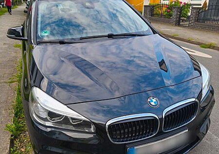 BMW 2er 220 Active Tourer 220i Advantage Advantage