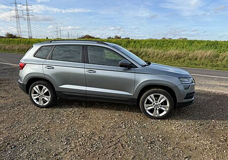 Skoda Karoq 1.5 TSI ACT DSG STYLE AHK STANDHEIZUNG