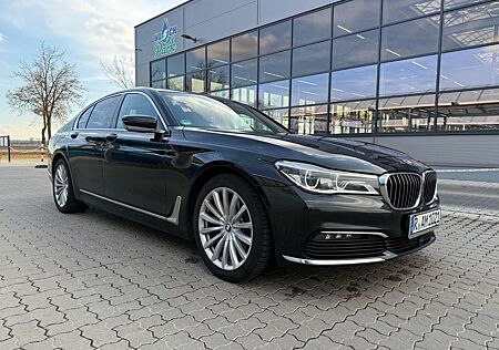 BMW 730d - Standheizung/Head Up Display/360°-Kamera