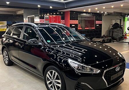 Hyundai i30 cw YES!