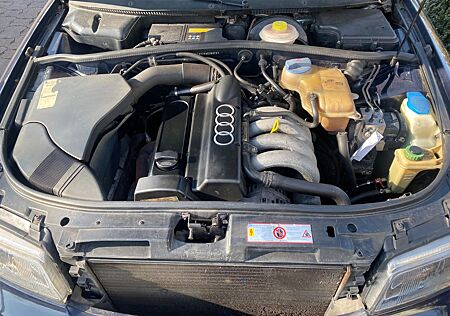 Audi A4 1.6 -