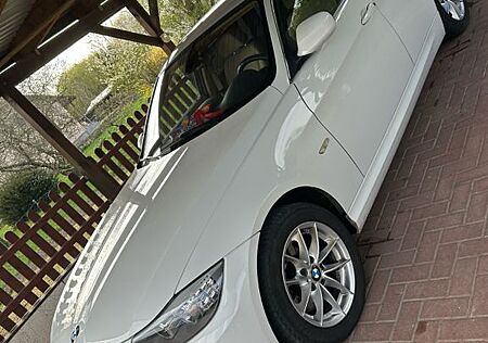 BMW 325i Touring -