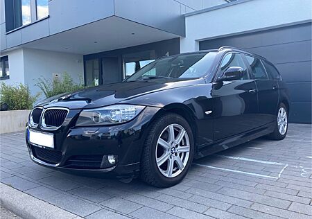 BMW 318i Touring -