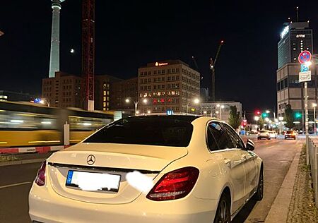 Mercedes-Benz C 180 CGI 9G Tronic