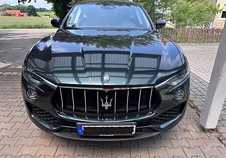 Maserati Levante Diesel3.0V6 202kW 4x4 Auto-RacingGreen
