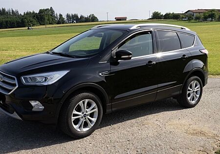 Ford Kuga 1,5 EcoBoost 4x2 110kW Titanium Titanium