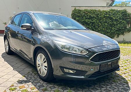 Ford Focus Lim*Klima*SHZ*LHZ*Euro 6*