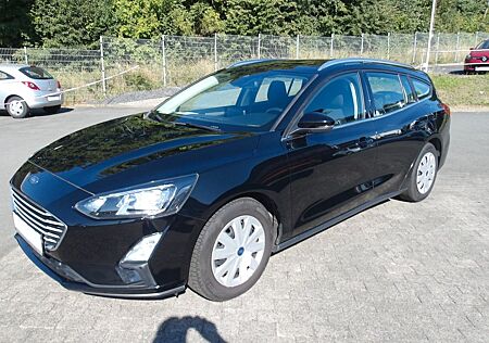 Ford Focus Turnier Cool & Connect LED Navi PDC Sitzhe