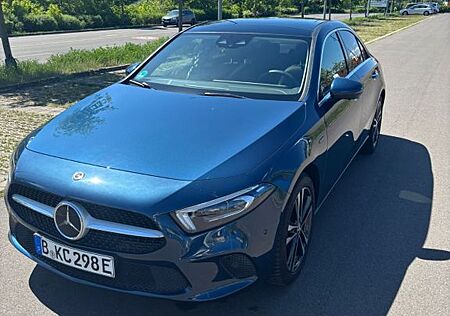 Mercedes-Benz A 250 e DCT -