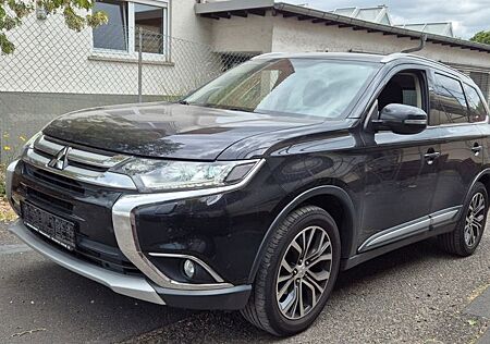 Mitsubishi Outlander SUV-Star+ 4WD/AUTOMATIK/NAVI/KAMERA