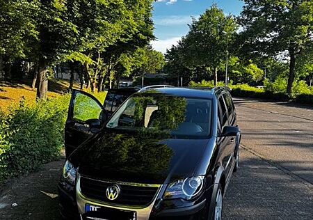 VW Touran Volkswagen Cross 7 Sitzer