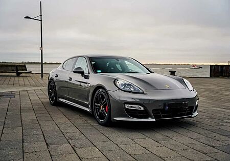 Porsche Panamera GTS GTS
