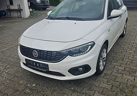 Fiat Tipo 1.6 MultiJet LOUNGE LOUNGE