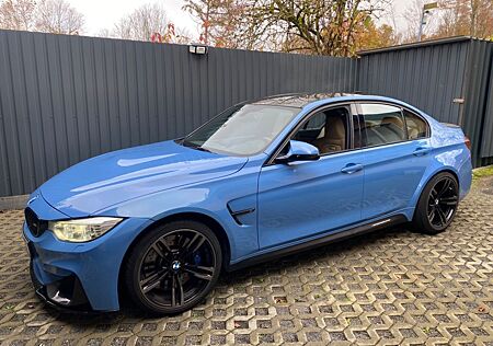 BMW M3 *Deutsch*Yas Marine Blau*Akrapovic*Carbon