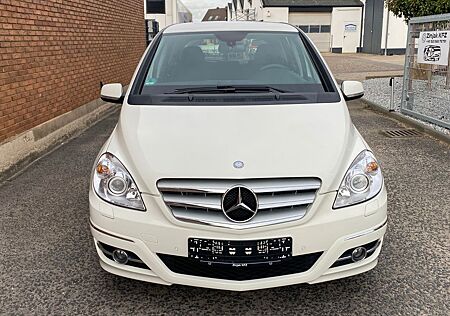 Mercedes-Benz B 180 CDI DPF Aut*Klima*Navi*Temp*PDC*TÜV/HU Neu