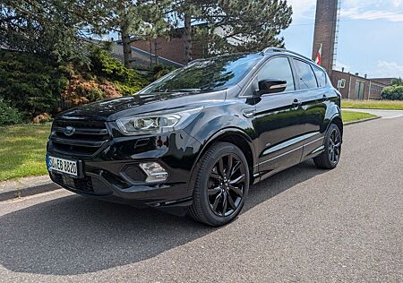 Ford Kuga 4x4 184PS ST-Line, Pano, Navi, Leder *VOLL*