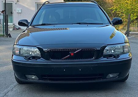 Volvo V70 2. 2,4T