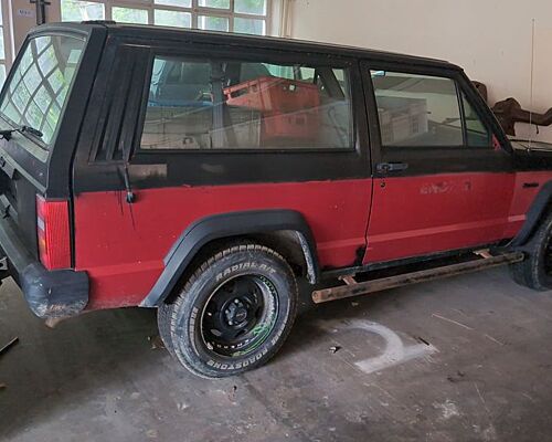 Jeep Cherokee  2 Türer 2 Fahrzeuge