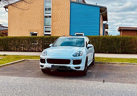 Porsche Cayenne S Diesel Platinum Edition