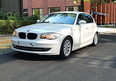 BMW 118d - TOP ZUSTAND , Sportsitze, Scheckheftgepfl