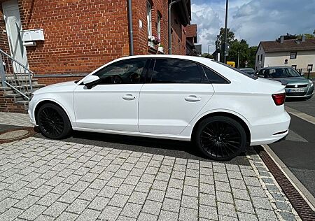 Audi A3 30 TFSI - Limousine LED/Sportauspuff/scheckhe