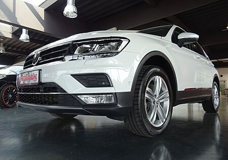 VW Tiguan Volkswagen TSI 4M Highline/ DSG/ Navi/ LED/ STHZ/AHK