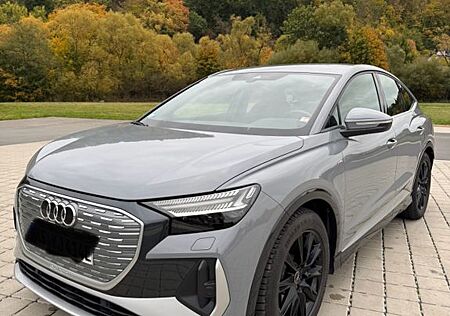 Audi Q4 e-tron gebraucht kaufen Audi Q4 e-tron 50 quattro - S-Line/Matrix LED/8-Reif.