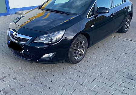 Opel Astra 1.4 Turbo Sport 140 PS/8-FACH BEREIFT