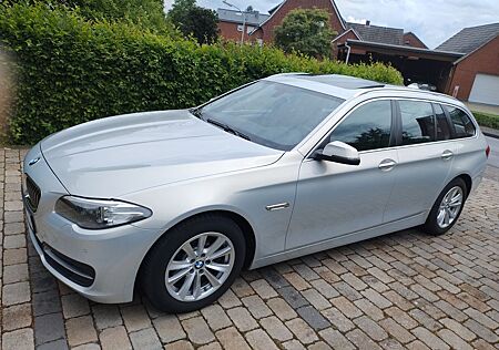 BMW 520d Touring - AHK, Panorama Glasdach uvm.