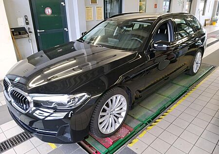 BMW 540d xDRIVE TOURING SHADOW/19Z./LED/LIVE/B&W/KAM