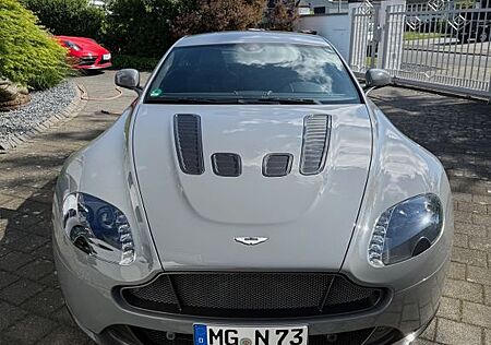 Aston Martin V12 Vantage
