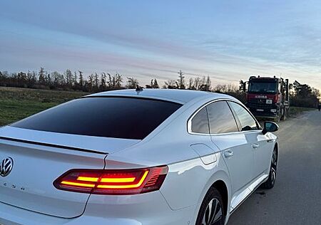 VW Arteon Volkswagen 2.0 TSI DSG R-Line R-Line