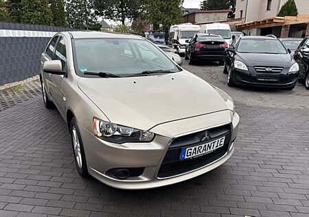 Mitsubishi Lancer 1.5 Invite
