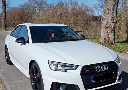 Audi S4 3.0 TFSI tiptronic quattro -