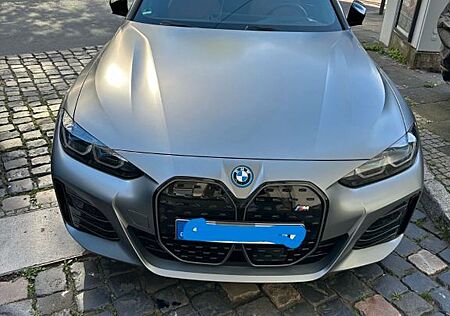 BMW i4 M50 - fast vollausgestattet zu verkaufen