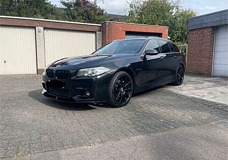 BMW 530d xDrive Touring A Luxury Line Luxury Line