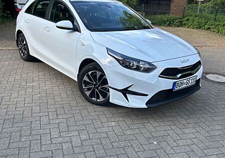 Kia Cee'd / Ceed 1.4 CVVT ATTRACTplus ATTRACTplus