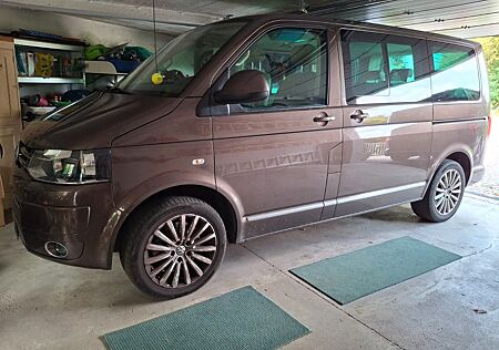 VW T5 Multivan Volkswagen - defekter Motor