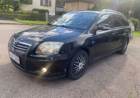 Toyota Avensis Kombi 2.2 D*AHK*PDC*SHZ*Leder*Xenon*