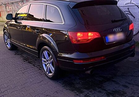 Audi Q7 4.2 FSI quattro tiptronic -