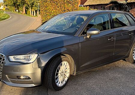 Audi A3 1.4 TFSI cod u. S tr. Attraction Sportb. ...