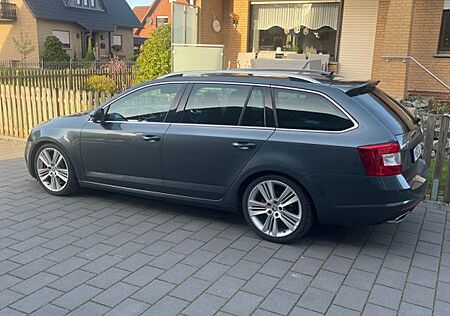 Skoda Octavia RS TDI ACC Pano AHK DSG CarPlay