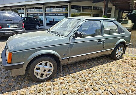 Opel Kadett / RESTAURIERUNGSOBJEKT