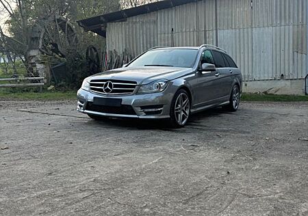 Mercedes-Benz C 350 CGI AMG Paket